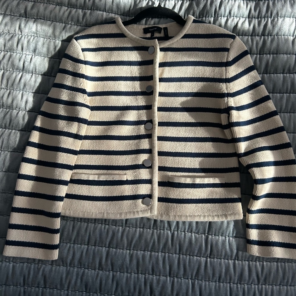 Theory Classic Cream and Blue Knit Cardigan - Picture 3 of 13
